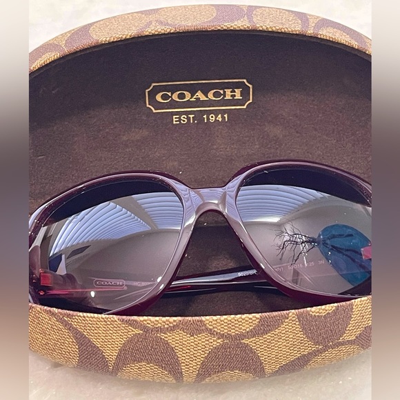 EUC Coach Marilyn Sunglasses with Case - Picture 5 of 7
